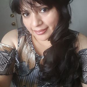 Meet your Posher, Raquel